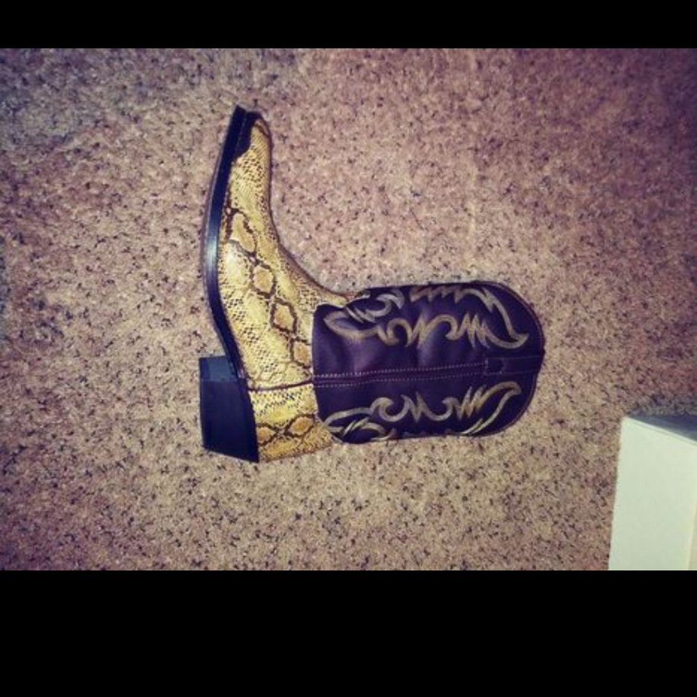 Chocolate And Tan Cowboy Boots Sz 9.5